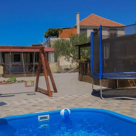 Lovely In Pako Tane With Swimming Pool Appartamento Pakoštane