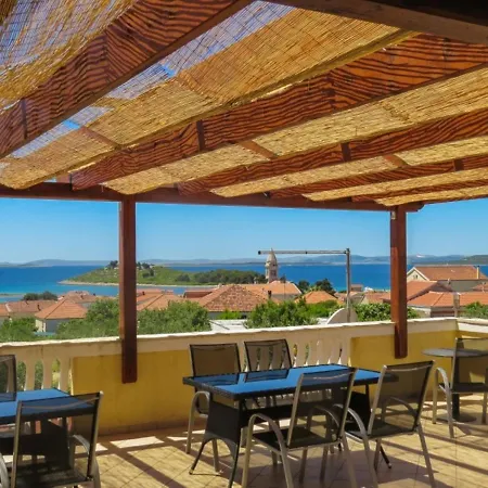 Appartamento Lovely In Pako Tane With Swimming Pool Pakoštane